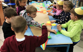 2022-11-22 Dzień Kredki w bibliotece w Rokitnicy 3