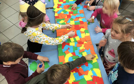 2022-11-22 Dzień Kredki w bibliotece w Rokitnicy 5