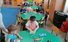 2022-04-27 Warsztaty w Szkole w Wilkowie - Osiedlu - Grupa 3 latk&oacute;w 1